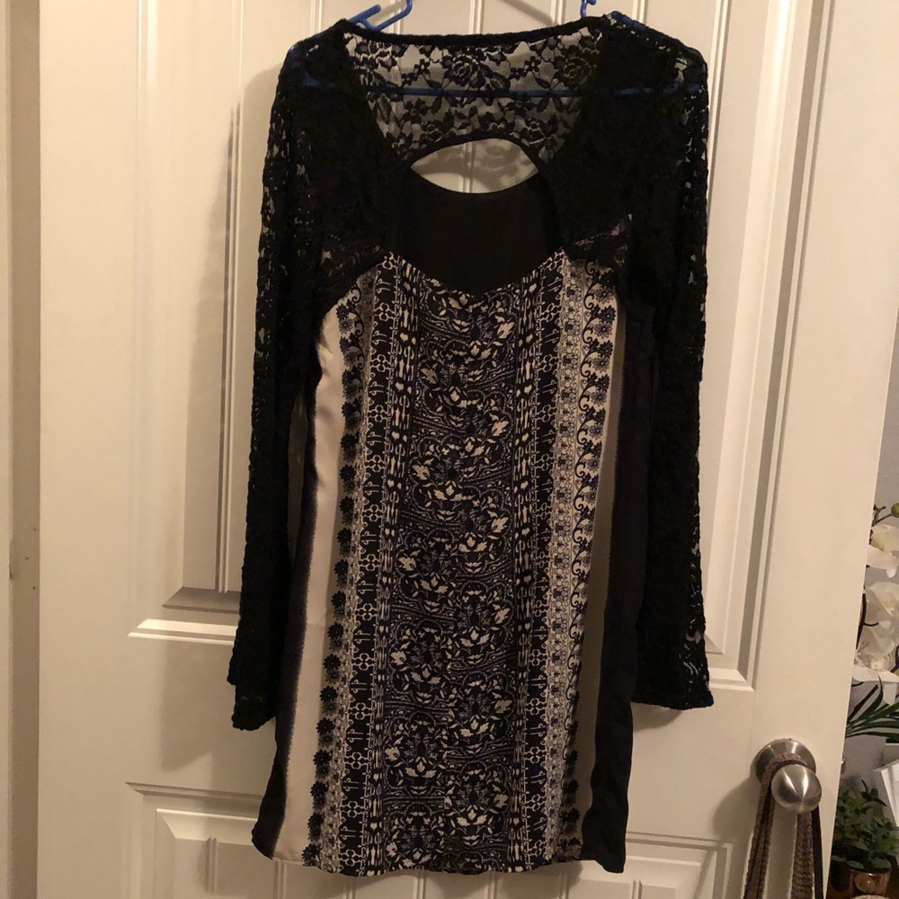 Lace bell sleeve dress